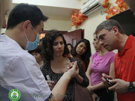 A large group of acupuncture practitioners from Santiago, Chile paid a visit to TCM WINDOW in August, 2011.