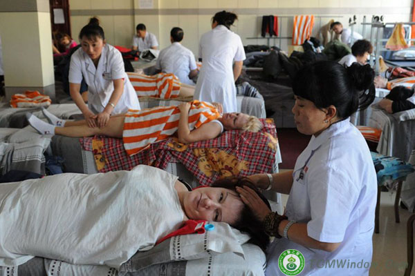 clients from russia received chinese style massage in our medical center.