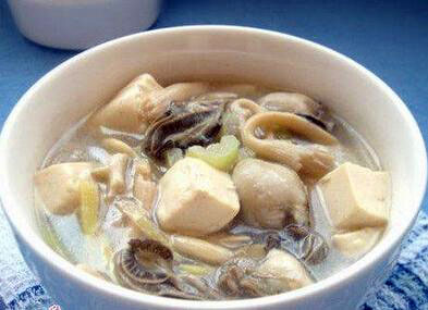 soup of fresh mushroom for nourishing the spleen (image)