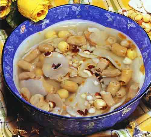 soup of ginseng and lotus seed kernel for qi (energy)