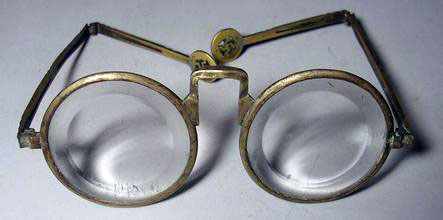 spectacle lens in ming dynasty