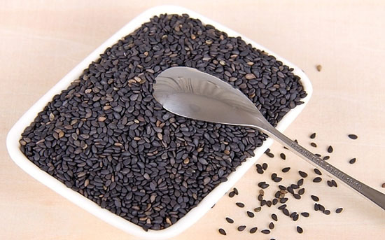 black sesame seed helps improve dry eyes and blurred vision